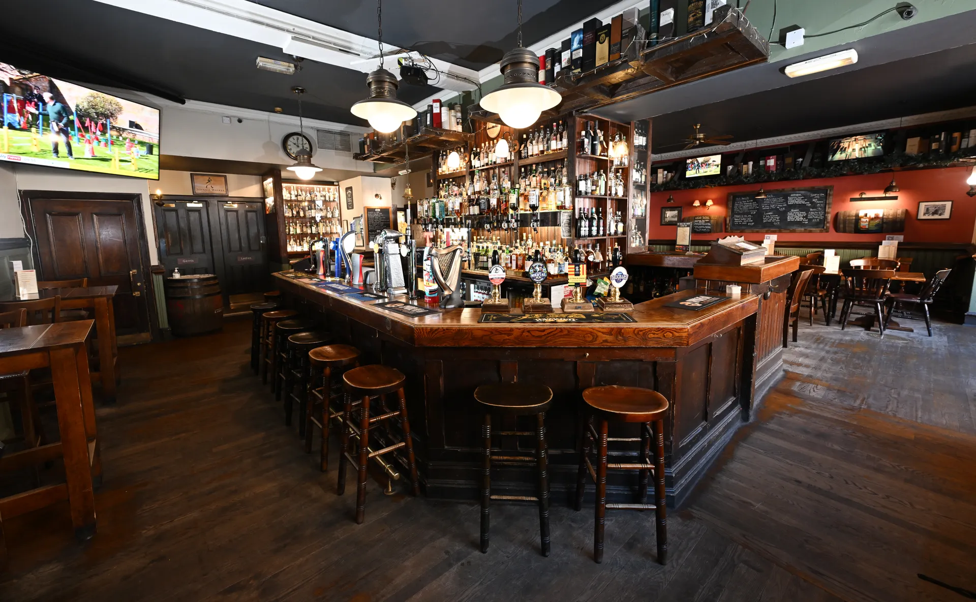 Bar detail shot